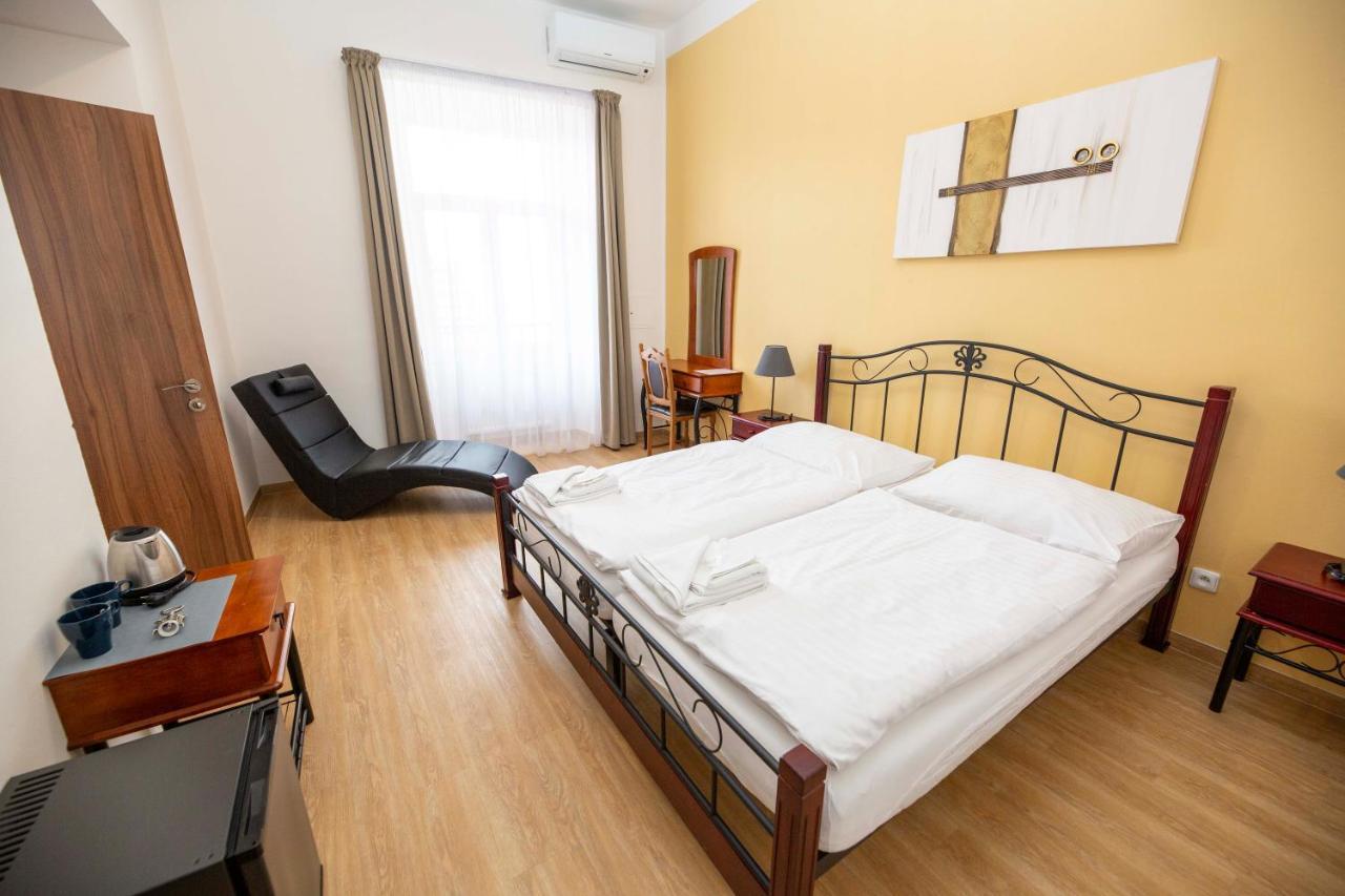 Penzion Královské lázně Poděbrady Esterno foto